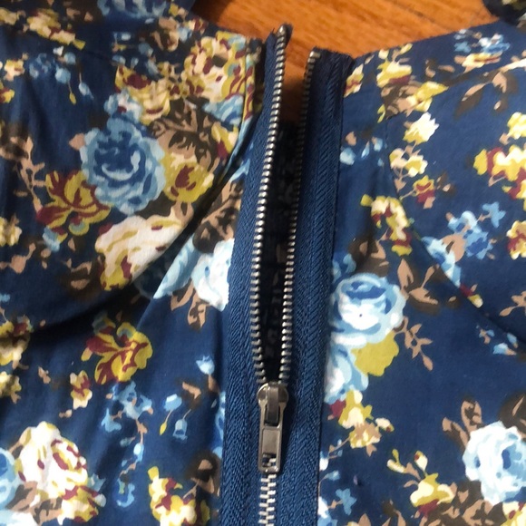 Blue floral crop top - Picture 3 of 5